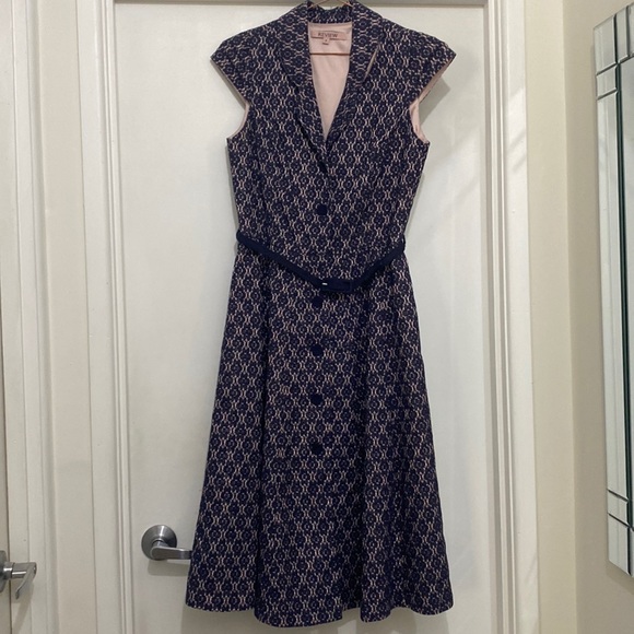 Review Dresses & Skirts - Review Size 8 dress